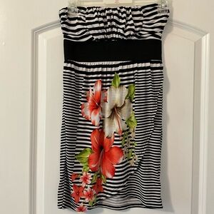 Strapless dress with tropical print